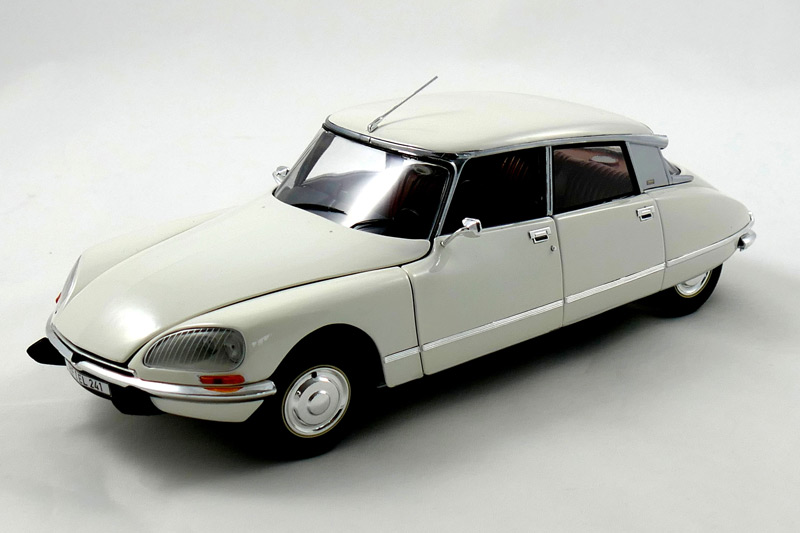 Citroën DS23 (1974) – white